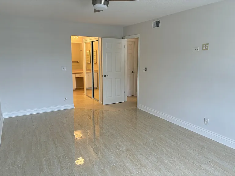 6299 Bay Club Dr #3 — Photo 16