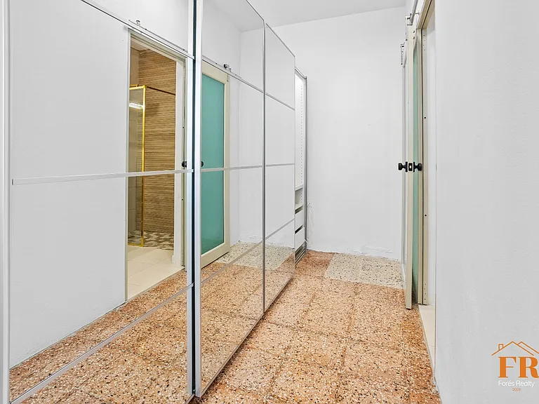 4884 Bo Terranova — Photo 39