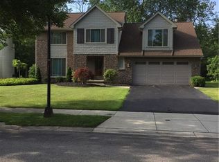 103 Primrose Ln, East Amherst, NY