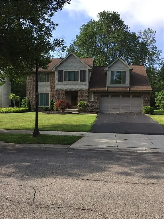 103 Primrose Ln photo 1