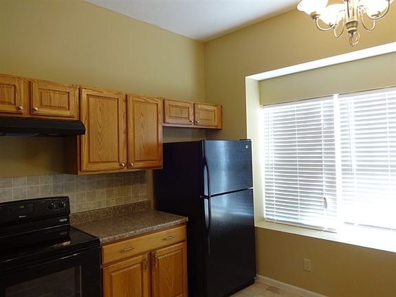 5th image of 4850 Elmont Place