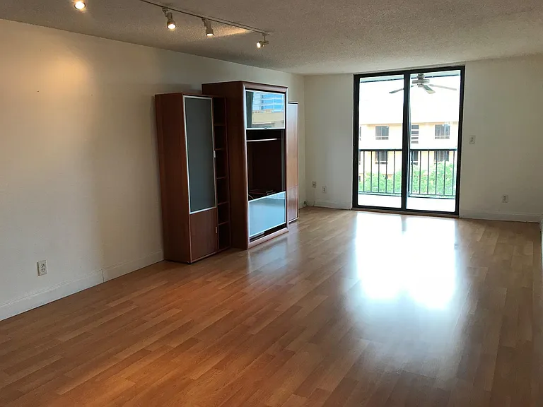 201 W Laurel St #708 — Photo 5