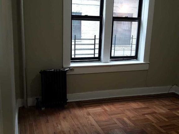 4th image of 566 Parkside Ave #B2