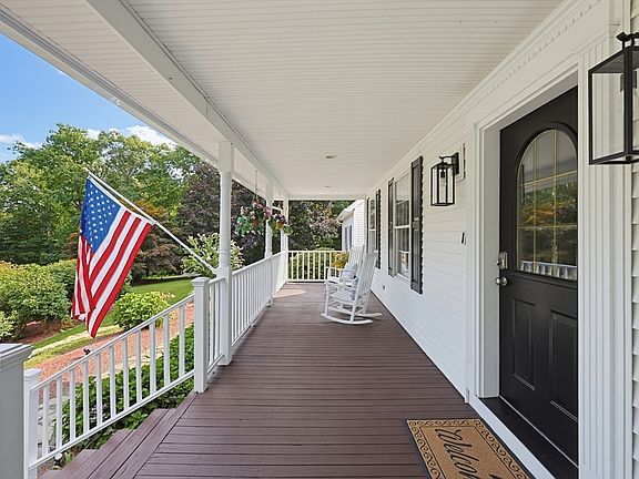 2nd image of 176 Spring St