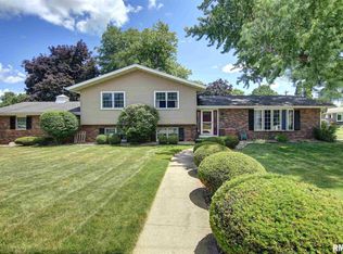 101 12th St, Fulton, IL 61252