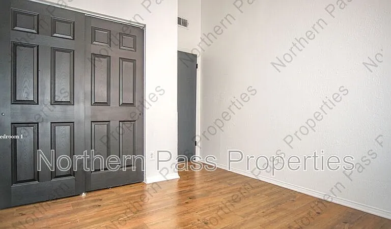 2100 Robert Wynn St — Photo 10