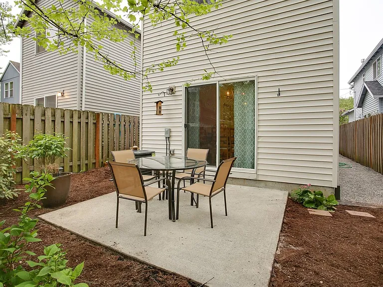 8800 N Drummond Ave — Photo 31