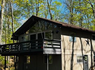 111 Widgeon Ln, Blooming Grove, PA 18428