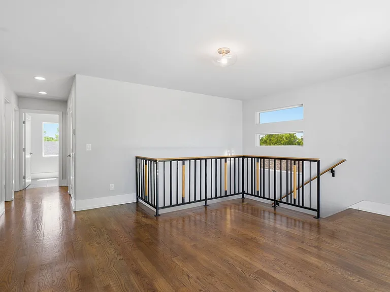 426 Patterson St — Photo 17