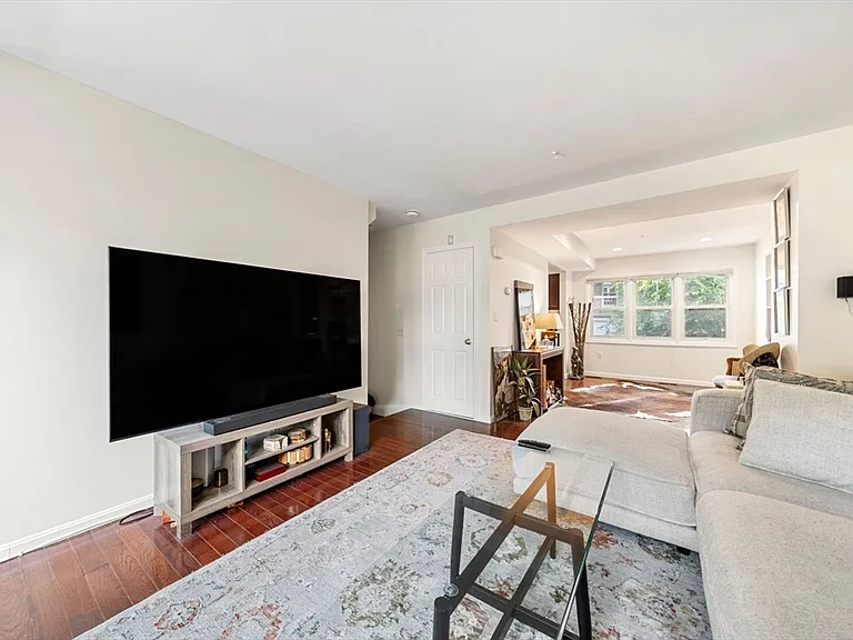 54 Crescent Ave #L — Photo 6