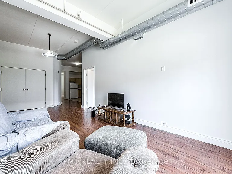 150 Colborne St #208 — Photo 9