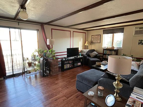3rd image of 901 Cantrell St #B