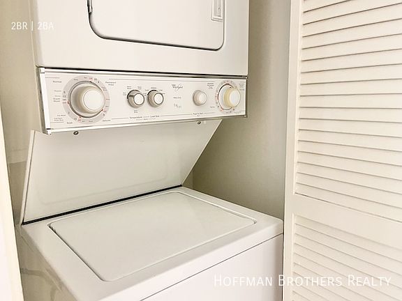 5th image of 1033 N Crescent Heights Blvd #1