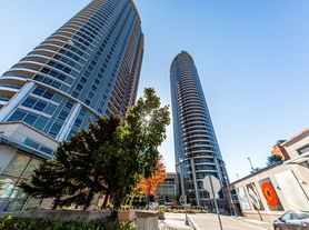 125 Village Green Sq