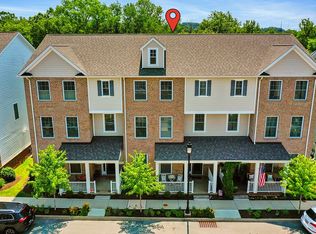 30 Allegheny Ave, Oakmont, PA 15139
