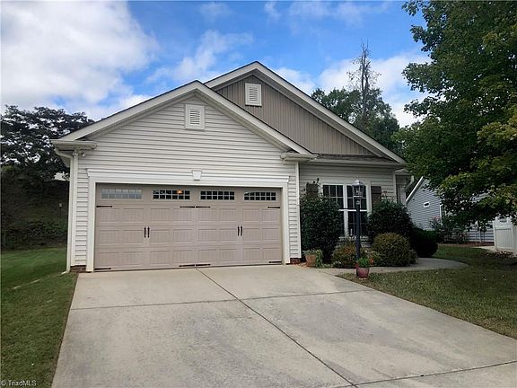 2nd image of 250 Elmwood Forest Ct