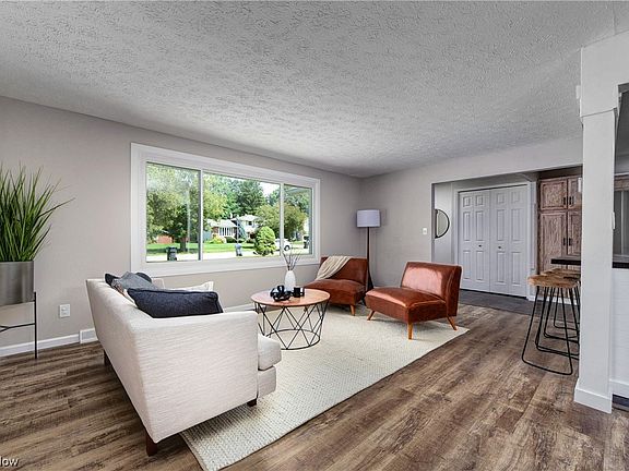 4th image of 32580 Arlesford Dr