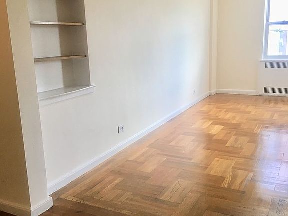 5th image of 140 Van Cortlandt Ave W APT 5C
