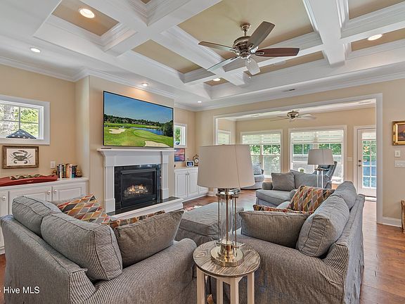 4th image of 3409 Greenleaf Court