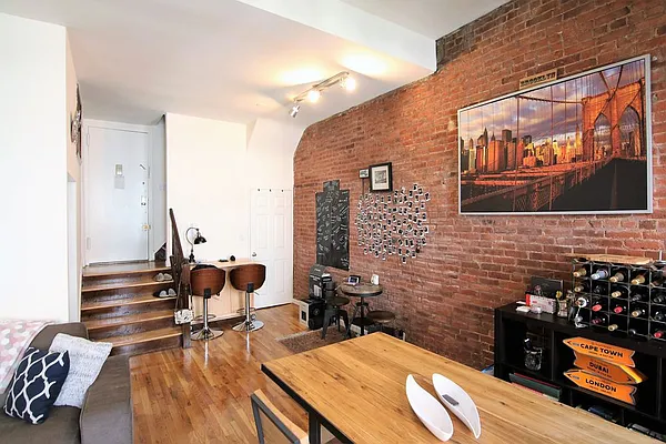 Rented by JK Dansar Corp | media 23