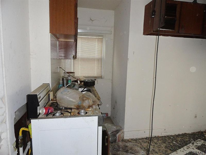 4th image of 1214 CHRISLER Avenue