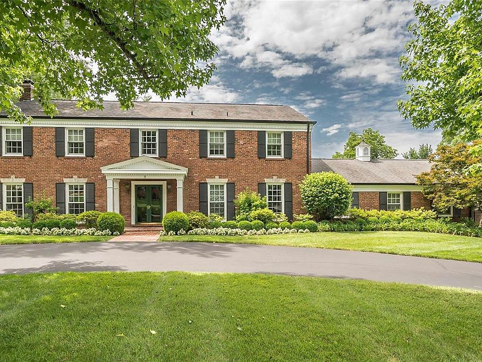 1st image of 8 Greenbriar Dr