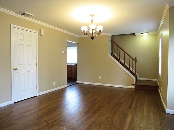 2nd image of 19 Willet Ave