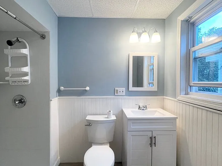 38 Frances Ave — Photo 2