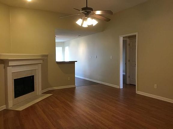 5th image of 4084 Colton Dr #1