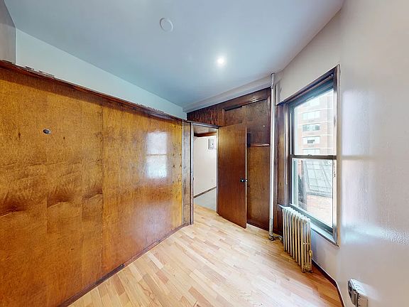 3rd image of 235 W 18th St APT 2RW