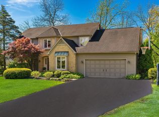 390 Thornbury Ln, Powell, OH