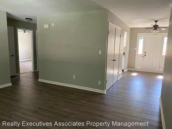 2nd image of 805 Flanders Ln Unit 4