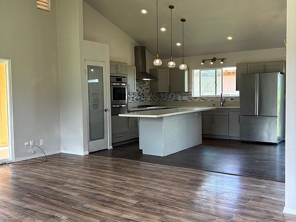 2nd image of 16-2157 Emerald Dr