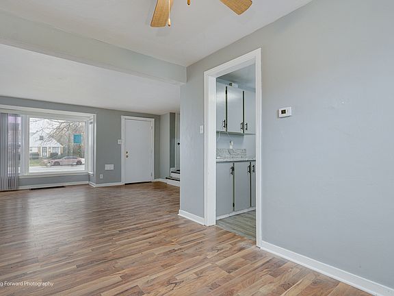 4th image of 1416 Wentworth Ave