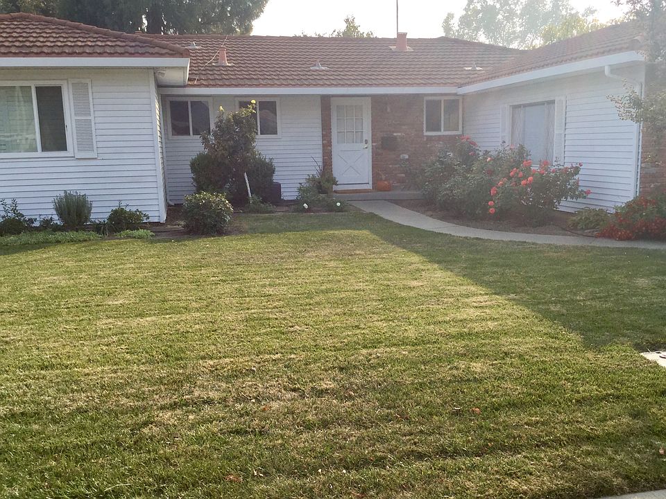 15 W Southwood Dr., Woodland