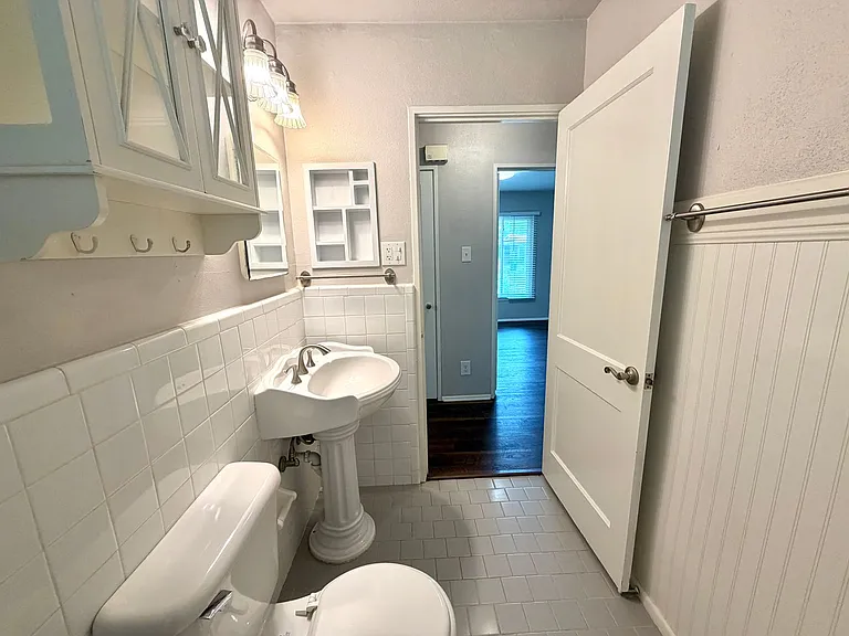 414 Olney Dr — Photo 6