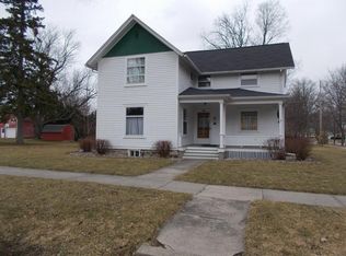 604 Gibbs St, Caro, MI 48723