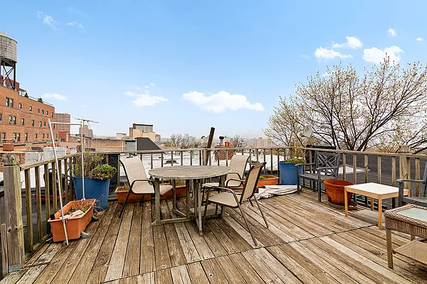 Sold by Compass | media 8