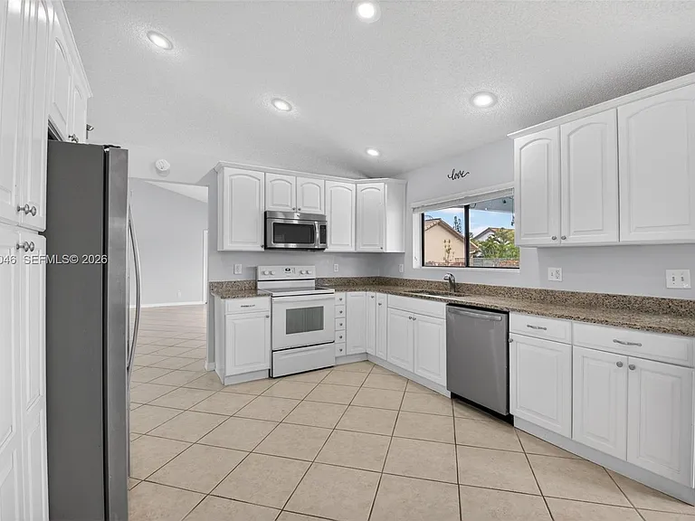 6043 Sunberry Cir — Photo 6