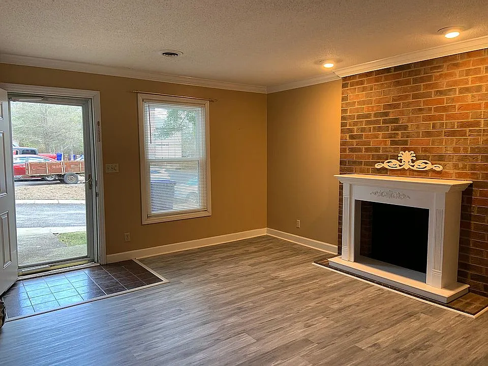 Building Photo - 121 A Arcadia Ln