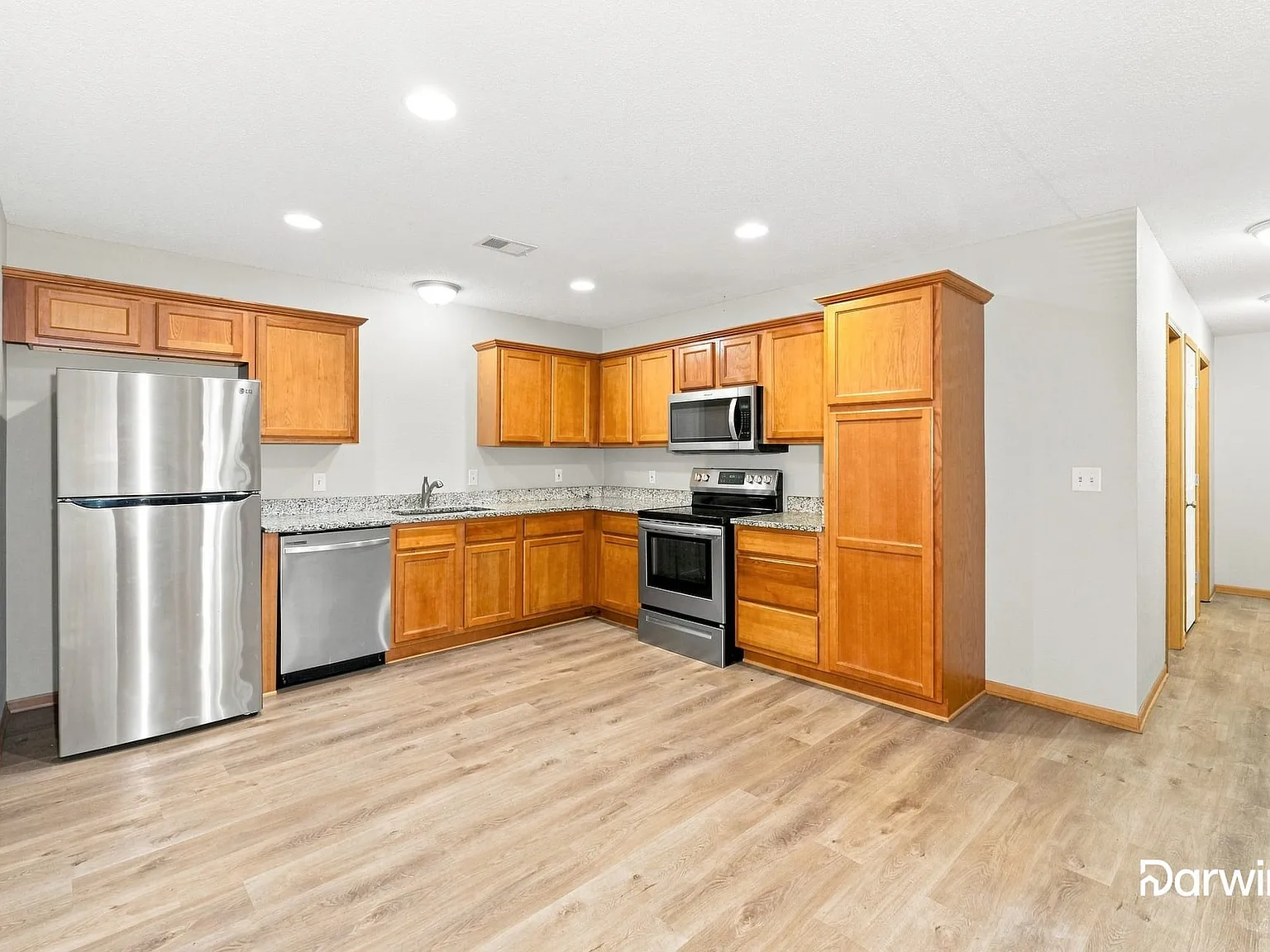 3 bed, 2.0 bath, 1225 sqft, $1,545 — Photo 3