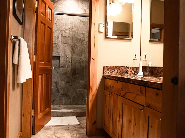 654 Hillside Dr — Photo 13
