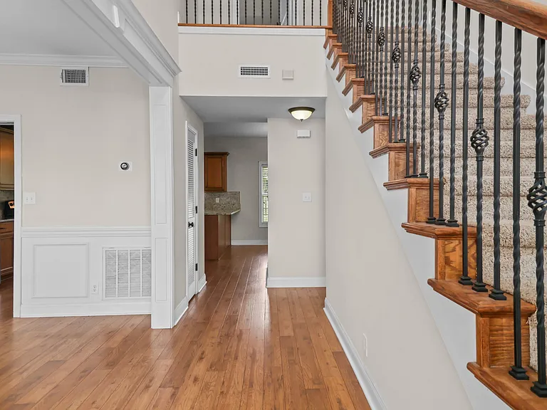 1093 Willow Cir — Photo 7