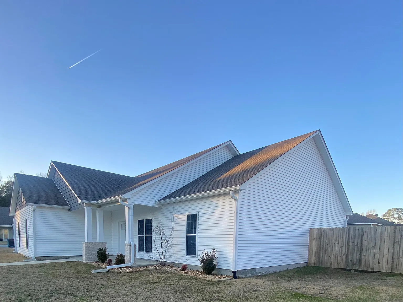 3 bed, 1606 sqft, $1,850 — Photo 2