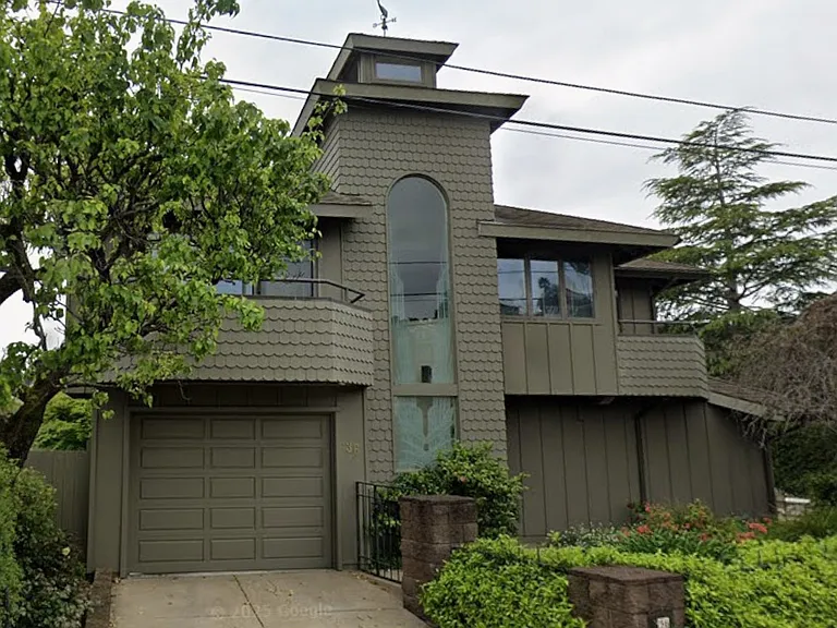 34 Mooring Rd — Photo 1