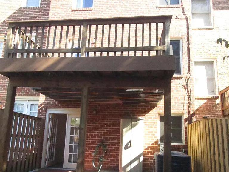 2037 S Glebe Rd — Photo 29