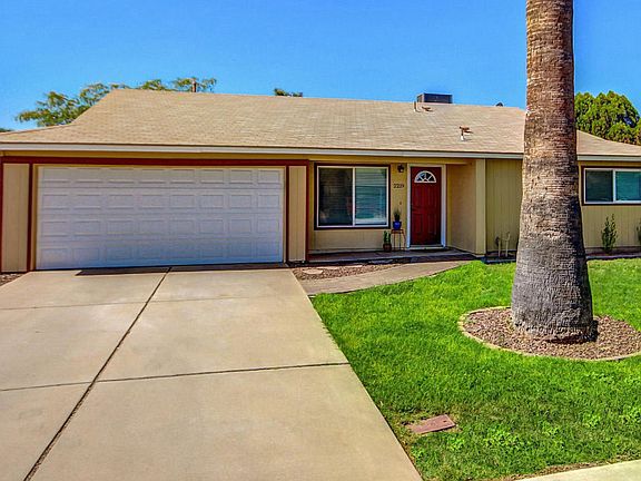 2nd image of 2219 E Isabella Ave