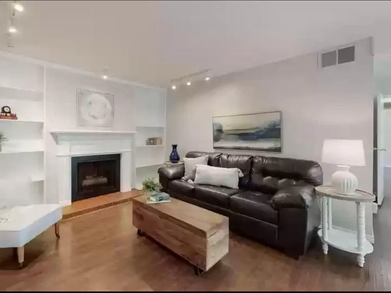 1160 S Foothill Dr #212 — Photo 2
