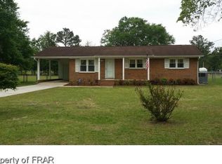 50 Meadow St, Spring Lake, NC 28390