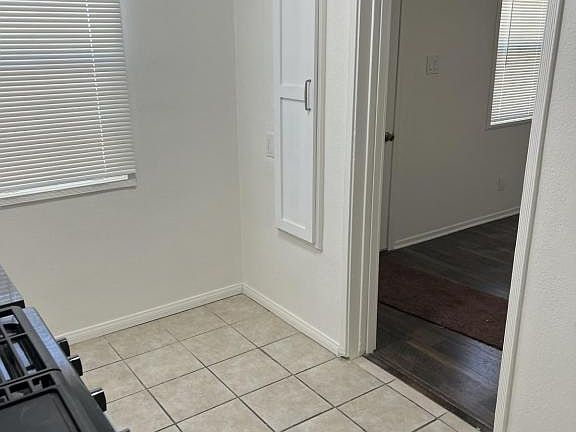 3rd image of 1406 W 91st Pl